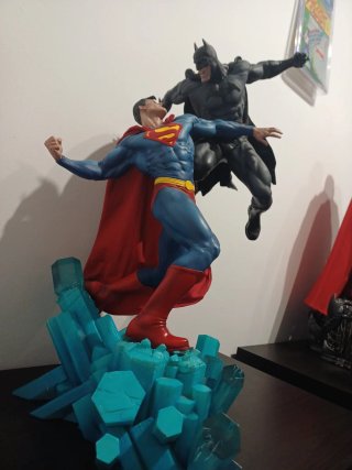 Estatua Batman v Superman Sideshow
