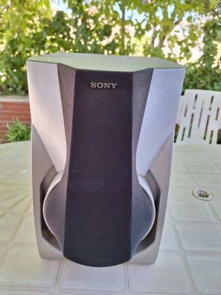 Altavoces Sony Negros y Plateados