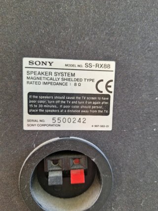 Altavoces Sony Negros y Plateados