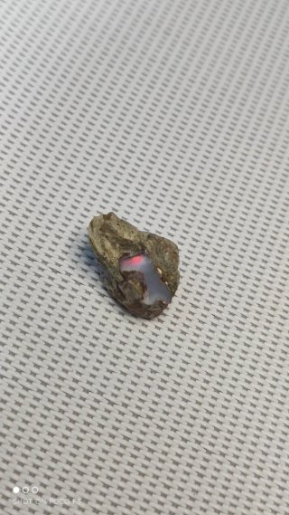 Piedra de Ópalo en bruto.