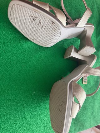 Sandalias Pitillos Doradas Talla 38