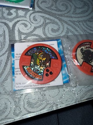 Medallas Yo Kai Elegánfibio y Aracnio