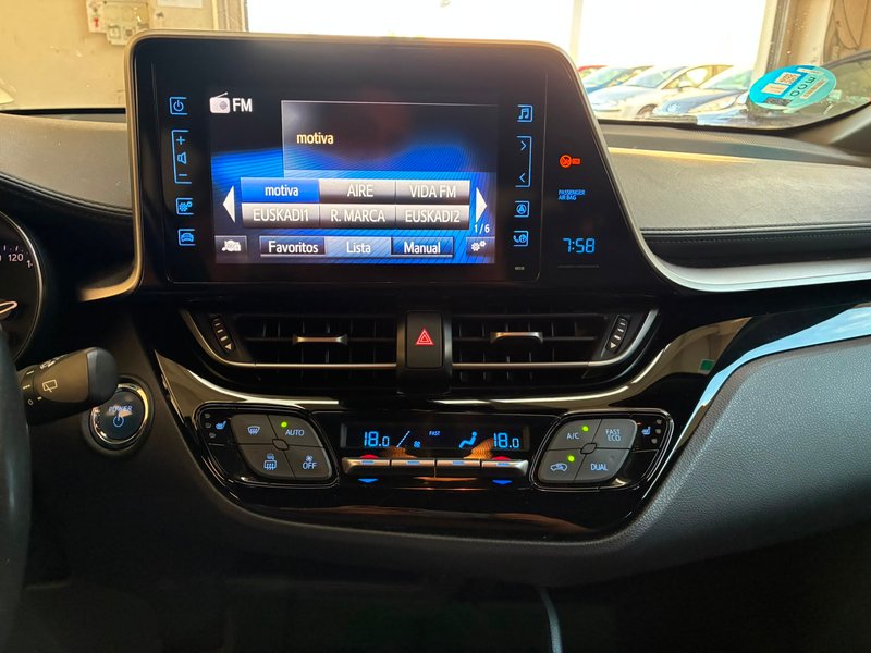 Toyota C-HR 2018, foto 12