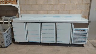 Mesa Refrigerada Coreco 4 Puertas