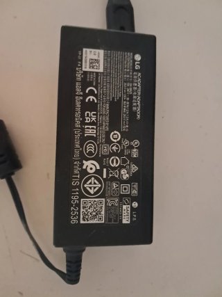Barra de sonido LG negra con subwoofer