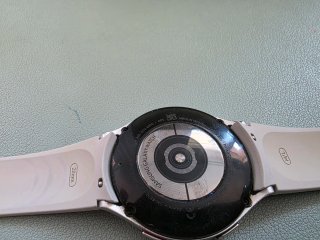 Samsung Galaxy Watch 4 (44mm) + 3 Correas