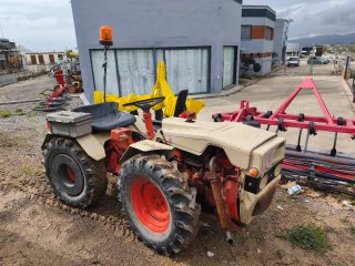 Tractor pasquali de 21 cv. con herramientas