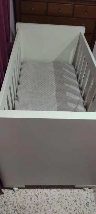 Cuna-Cama Blanca , con Colchón y Almohada.