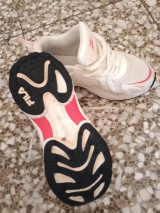 Zapatos Nike y fila , niño
