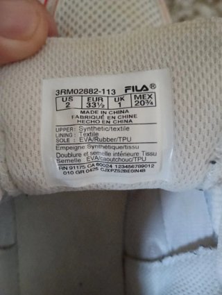 Zapatos Nike y fila , niño