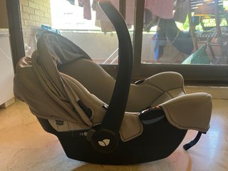 Silla de coche Joie + base Isofix