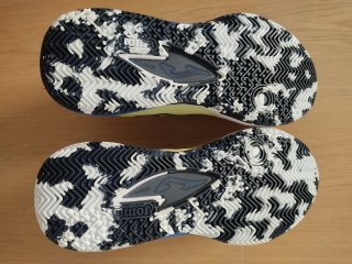 Zapatillas Joma pádel blancas y amarillas