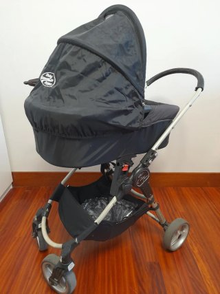 Silla Paseo City Mini 4, capazo y accesorios.