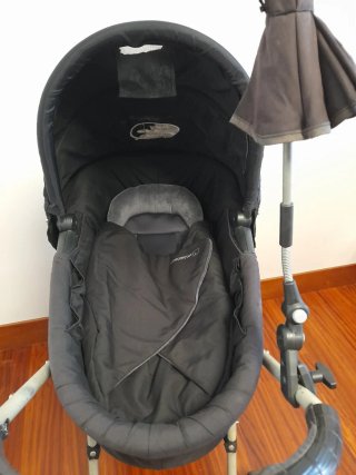 Silla Paseo City Mini 4, capazo y accesorios.