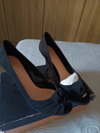 Zapatos de tacón K. negros talla 41