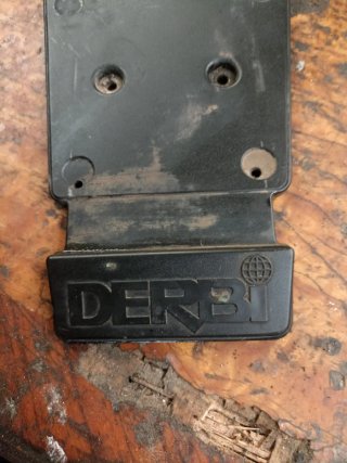 Portamatrículas Derbi Variant Box Original