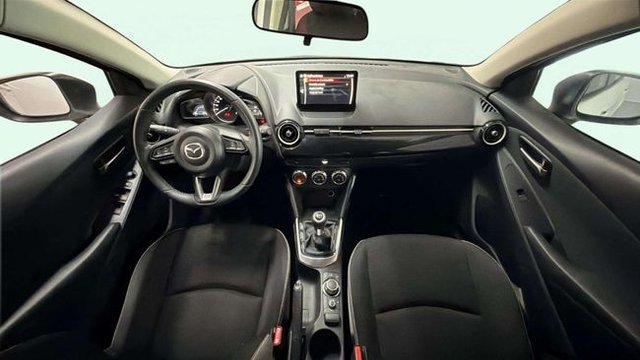 Mazda 2 5 AÑOS GARANTÍA