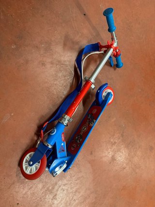 Patinete niño OXELO azul (Decathlon).-