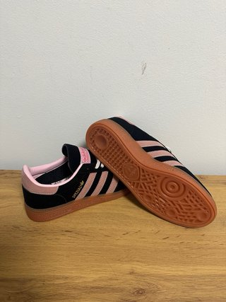 Adidas Spezial Negras y Rosas