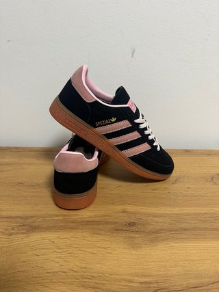 Adidas Spezial Negras y Rosas