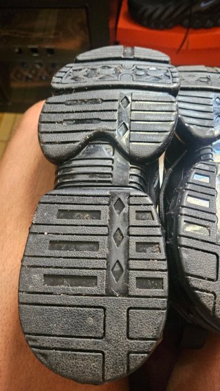 Zapatillas negras talla 43 usadas una vez solament
