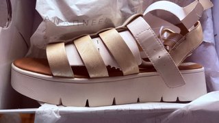Sandalias Geox Beige y Dorado