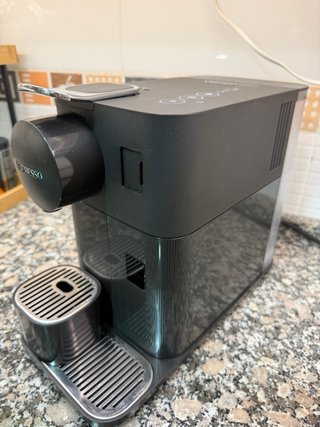 Cafetera Nespresso Lattissima One