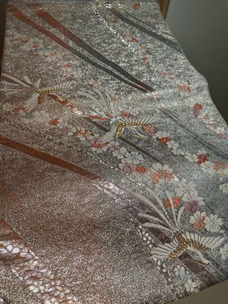 Obi Japonés con Diseño de Grullas y Flores