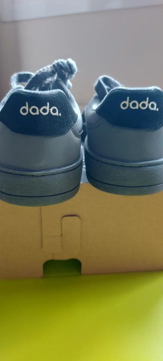 Zapatillas Dada Barefoot Grises y negras.