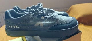 Zapatillas Dada Barefoot Grises y negras.