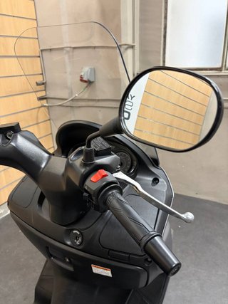 Suzuki Bugman 200 GRIS
