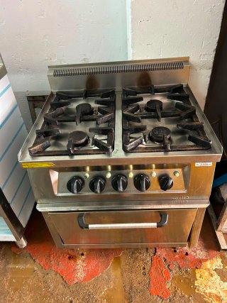 Cocina industrial 4 fuegos con horno