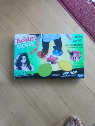 Twister Moves Juego de Baile Electrónico