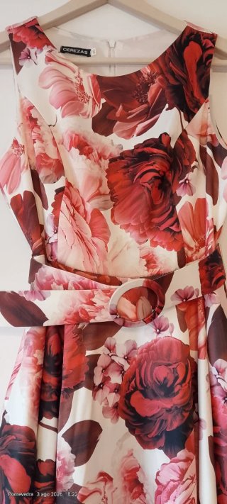 Vestido floral multicolor y rosa