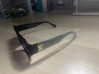 Gafas de sol Louis Vuitton negras y doradas