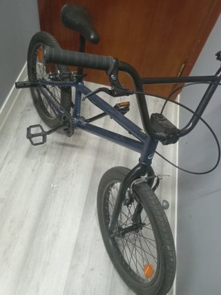 Bicicleta BMX azul