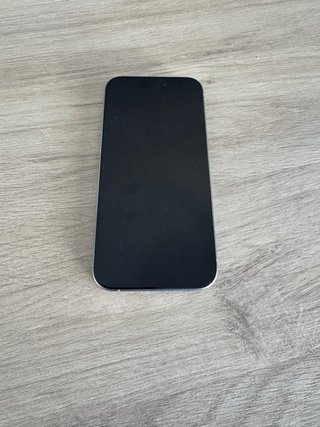 iPhone 15 Pro 100% Bateria