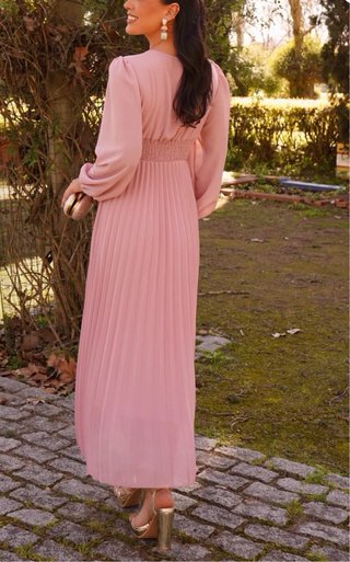 Vestido rosa midi plisado