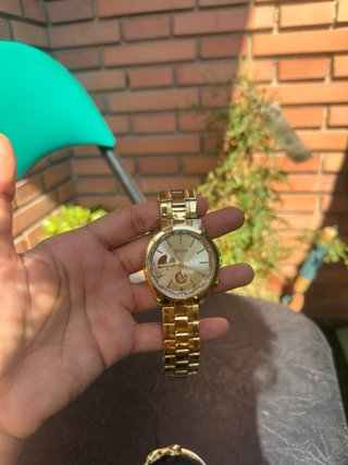 Reloj GUESS Dorado