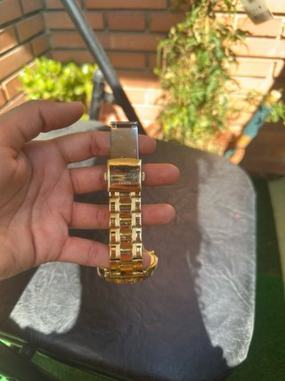 Reloj GUESS Dorado
