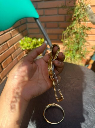 Reloj GUESS Dorado
