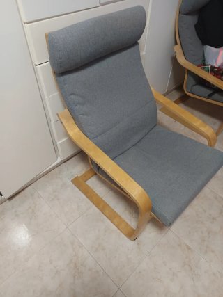 Sillón de tela y madera