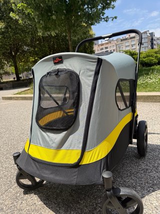 Cochecito para mascotas gris y amarillo