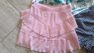 Lote 2 pantalones cortos y falda niña talla 140