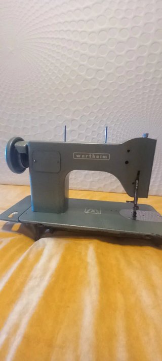 Máquina de coser Wertheim