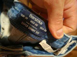 Pantalones vaqueros Bershka desgastados