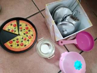Cocina de madera con accesorios