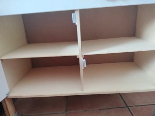 Cocina de madera con accesorios