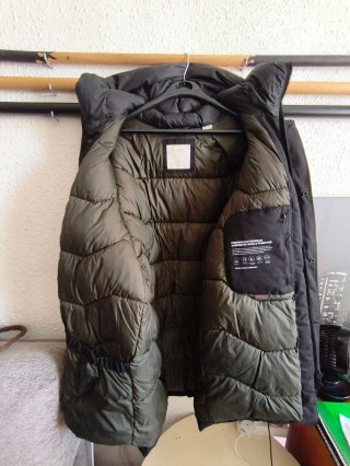 Abrigo Jack & Jones Negro con Capucha