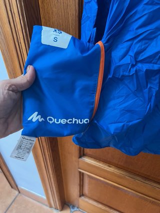 Chubasquero plegable Quechua Talla S